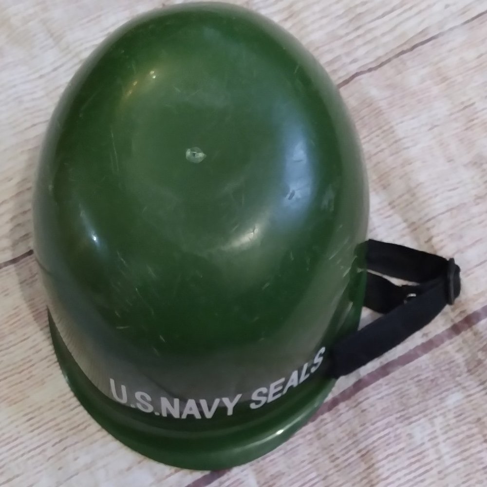 Dress Up America Navy Seals costume helmet